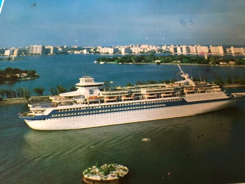 Former Royal Caribbean Cruise Ship Arrives Scrapyard [VIDEO]