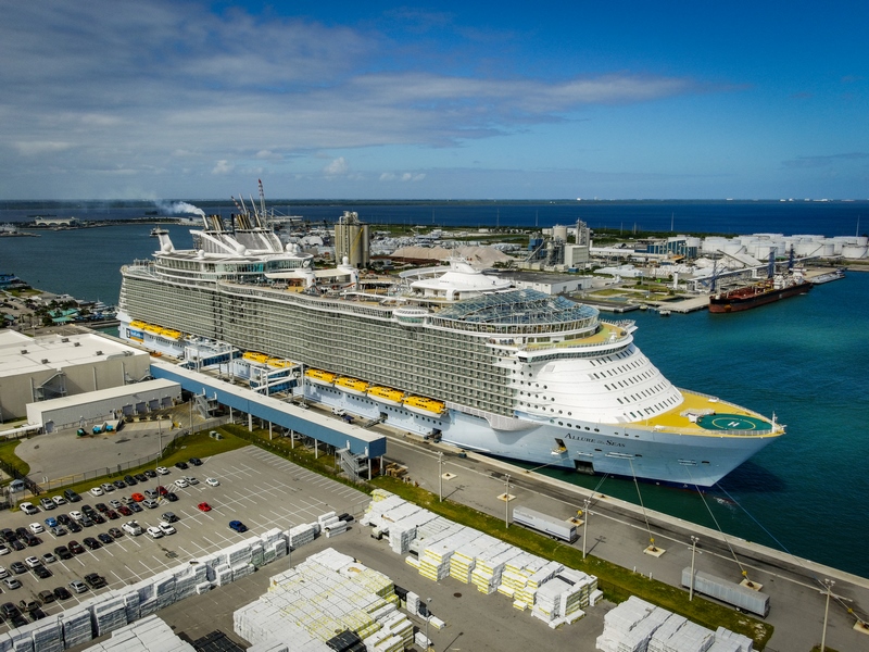 Royal Caribbean Asks Guests to Move Their Bookings – Cruise Industry News