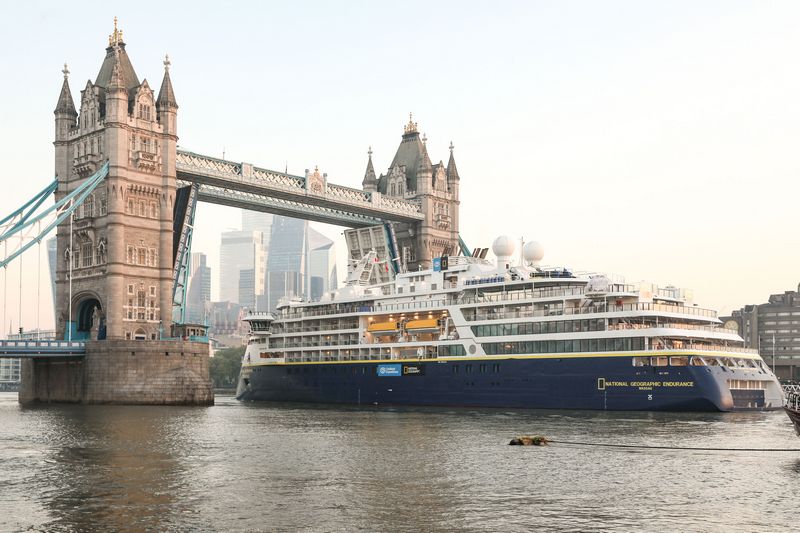 Lindblad Expeditions Hosts First UK Agent Fam Sailing – Cruise Industry News